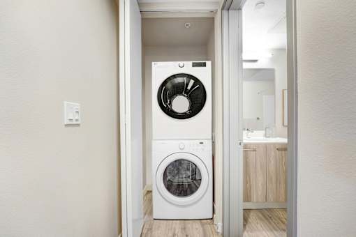 Washer Dryer at The Blvd Lofts, Encino, 91436  
