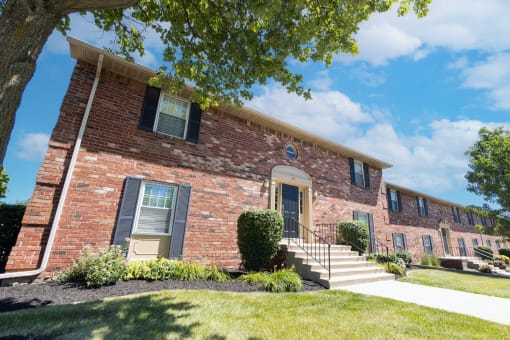 Exterior apartment building at Archer's Pointe.