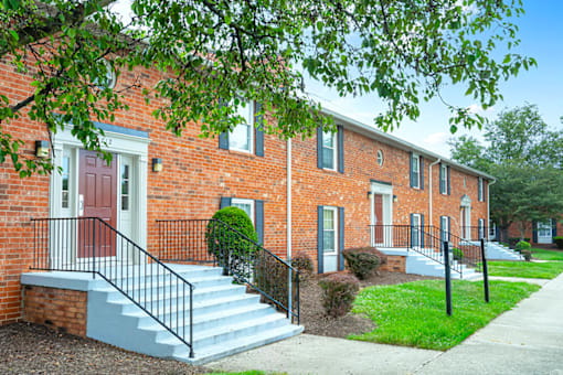 Exterior of an apartment building at Mount Vernon