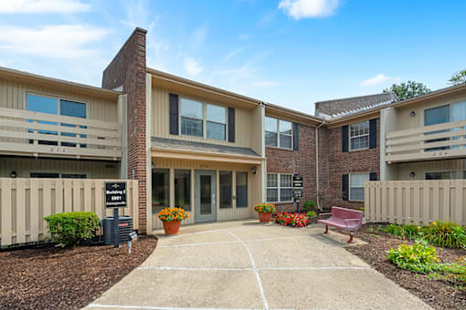 Exterior view of an apartment building at Fairington of Louisville.