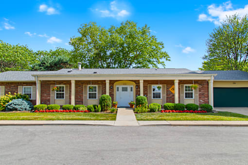 Exterior view of Colonial Square Apartments.