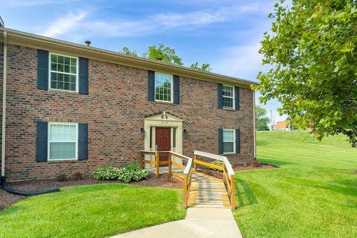 Exterior view of Carriage House Apartments in New Albany.