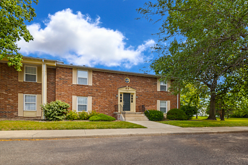 Exterior view of Colonial Square Apartments.