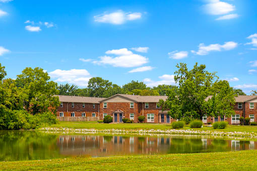 Exterior view of lakefront townhomes at Bradford Lake Apartments.