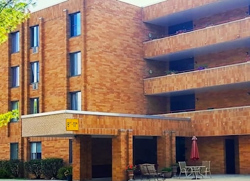 Exterior view of Marshall House Apartments.