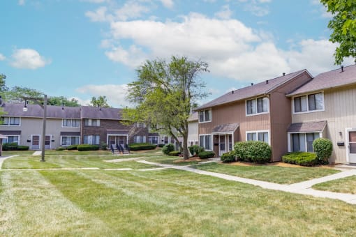 Exterior apartment building at Woodbridge Apartments