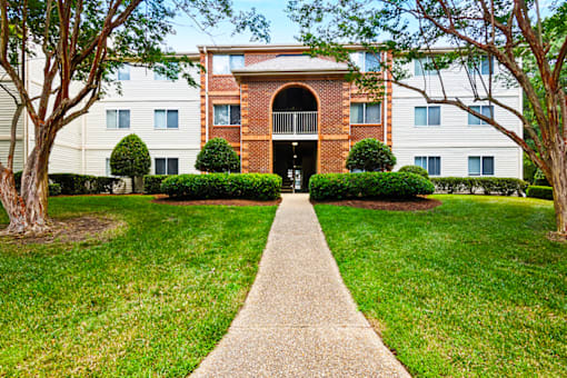 Exterior view of Governors Pointe Apartments.