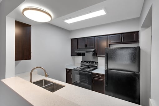 Kitchen in a 1-bedroom, 1-bathroom apartment at Briarwood Apartments in Lexington.