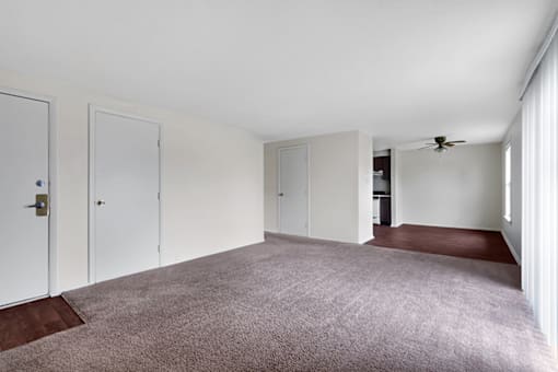 Open living and dining area in a 1-bed, 1-bath apartment at Mount Vernon.