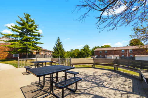 Picnic area at Richfield Apartments in Fort Wayne, perfect for outdoor gatherings and relaxation.
