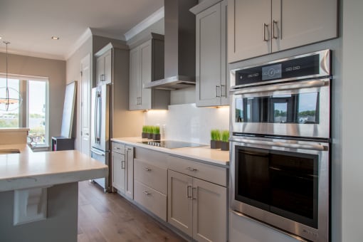 Penthouse Kitchen with a Spacious and Luxurious Design at Quarry at River North