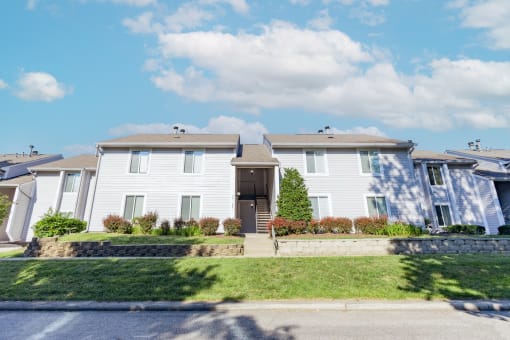 Exterior Walkup Apartment Building at Woodbridge Apartments Bloomington