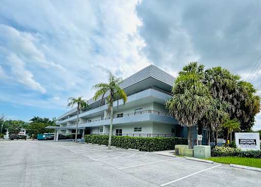 Lakeside apartment at Lakeside @ Biscayne Gardens,North Miami, FL