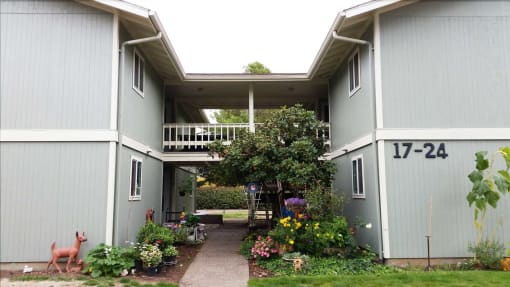 Santiam Terrace