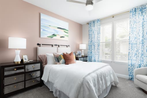 the preserve at ballantyne commons apartments bedroom with bed and windows