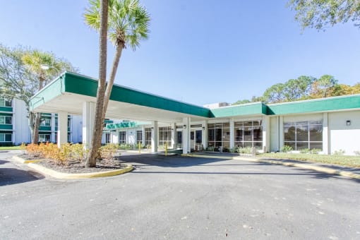 Drive up covered entrance at Morris Manor Apartments in Jacksonville