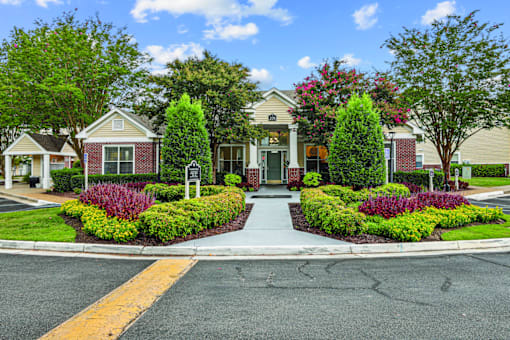 Front walkway to Arboretum Place