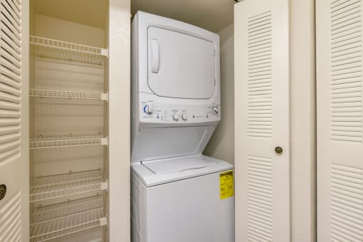 Stackable washer and dryer connections