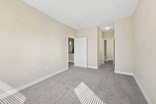 A room with a carpeted floor
