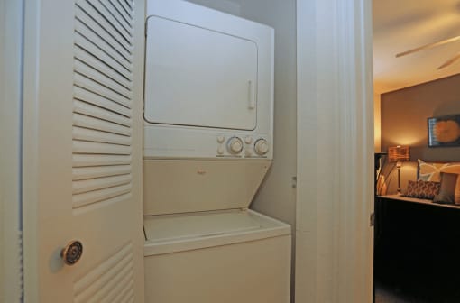 Stackable washer and dryer connections