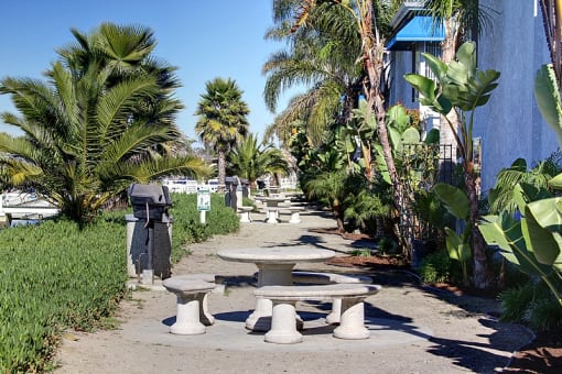 Marina Apartments & Boat Slips Long Beach, CA Outdoor Seating