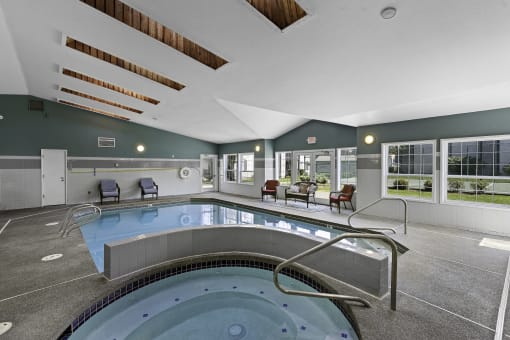 Indoor Swimming Pool and Spa at Serra Vista Apartment Homes, Lynnwood