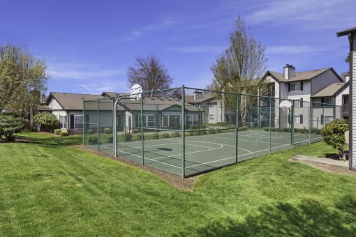 Spacious Tennis Court at Serra Vista Apartment Homes, Lynnwood, WA