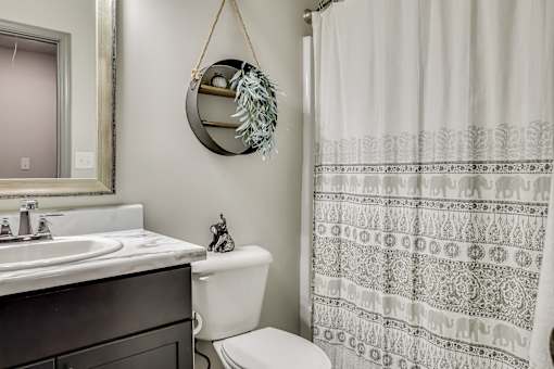 Luxurious Bathroom at Forest Hills Racquet Club, Georgia, 30909