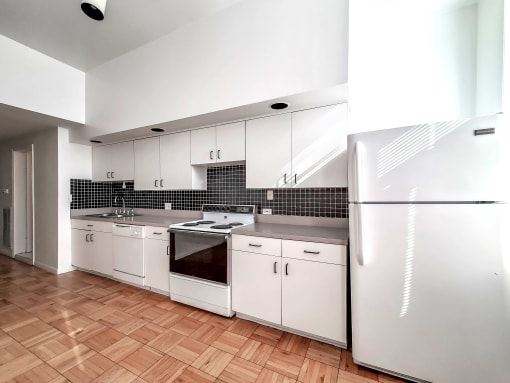 Fullerton Lofts - Kitchen
