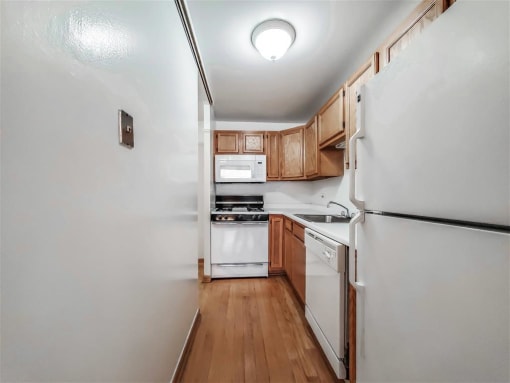 Buena Shores - Kitchen