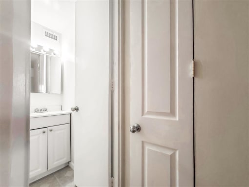 Buena Shores - Hallway Bathroom