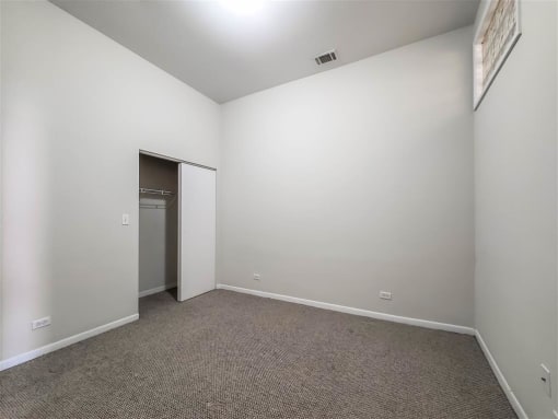 Fullerton Lofts - Bedroom