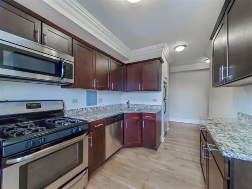 The Patricians Apartments Lincoln Park Chicago Stainless Steel Kitchen