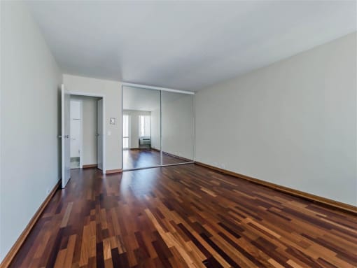 Group Fox - The Van Der Rohe - Bedroom