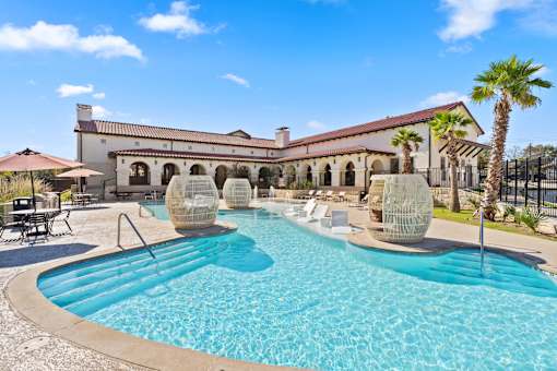 the swimming pool at the resort at longboat key club
