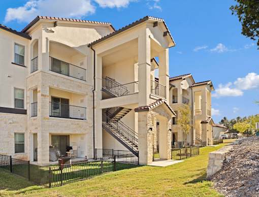the preserve at ballantyne commons apartments exterior