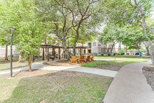 Courtyard Patio at The Brazos, Dallas