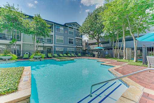 Large Pool at Easton Apartments, Dallas, 75206