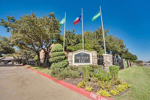 A sign at entry at Southern Oaks, Fort Worth