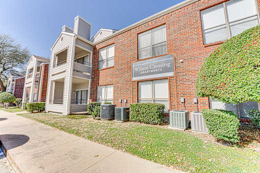 Exterior View at Wilson Crossing, Cedar Hill, TX