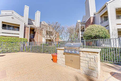 A BBQ grill at Wilson Crossing, Cedar Hill, 75104