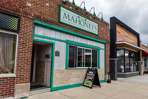 Mahoney's Pub in Villa Park