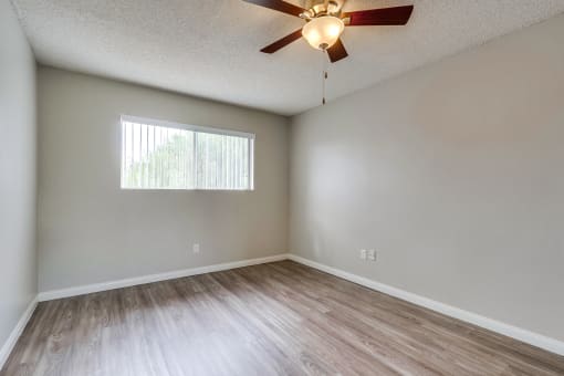 Spacious Bedrooms At Le Mar Apartments in Fullerton, CA.