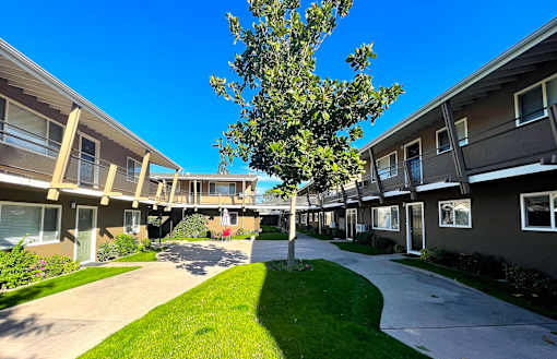 Towne Centre at Orange Apartments.