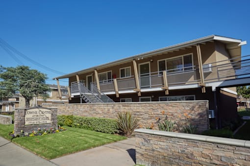 Towne Centre at Orange Apartment Homes in California near Anaheim featuring one bedroom, two bedroom and three bedroom apartments.