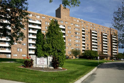 920 Exterior 2