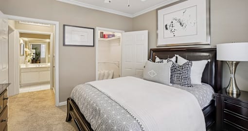Luxury apartments with spacious bedrooms and walk-in closets at The Saxony Apartments in Dallas