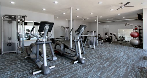 Apartments located near the University of Nebraska Lincoln with a huge 24-hour fitness center