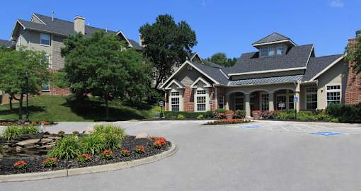 Clubhouse and lush landscaping at Breckenridge Apartments in southwest Omaha, Nebraska