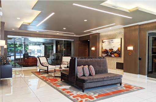 Luxury apartments with wi-fi enabled cyber café and clubhouse at Tuscany Walk Apartments in Houston Texas.